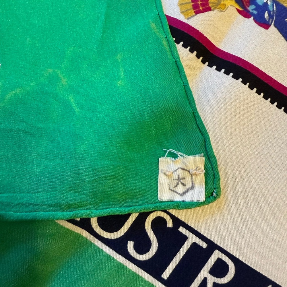 Chanel Scarf - Picture 6 of 8